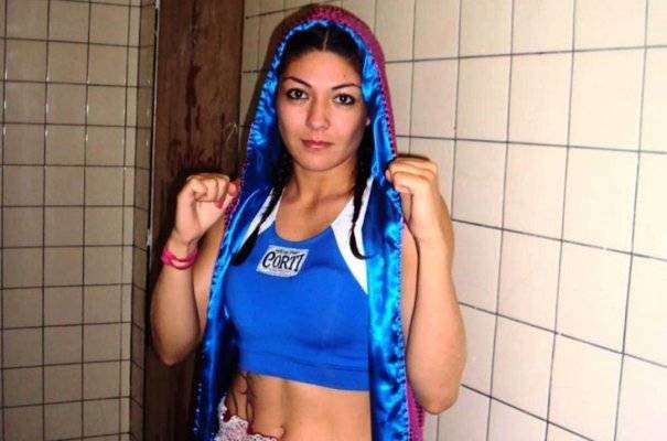 11月7日博洛尼亚之战:意大利拳手帕梅拉·努乔·萨瓦冲击双冠王