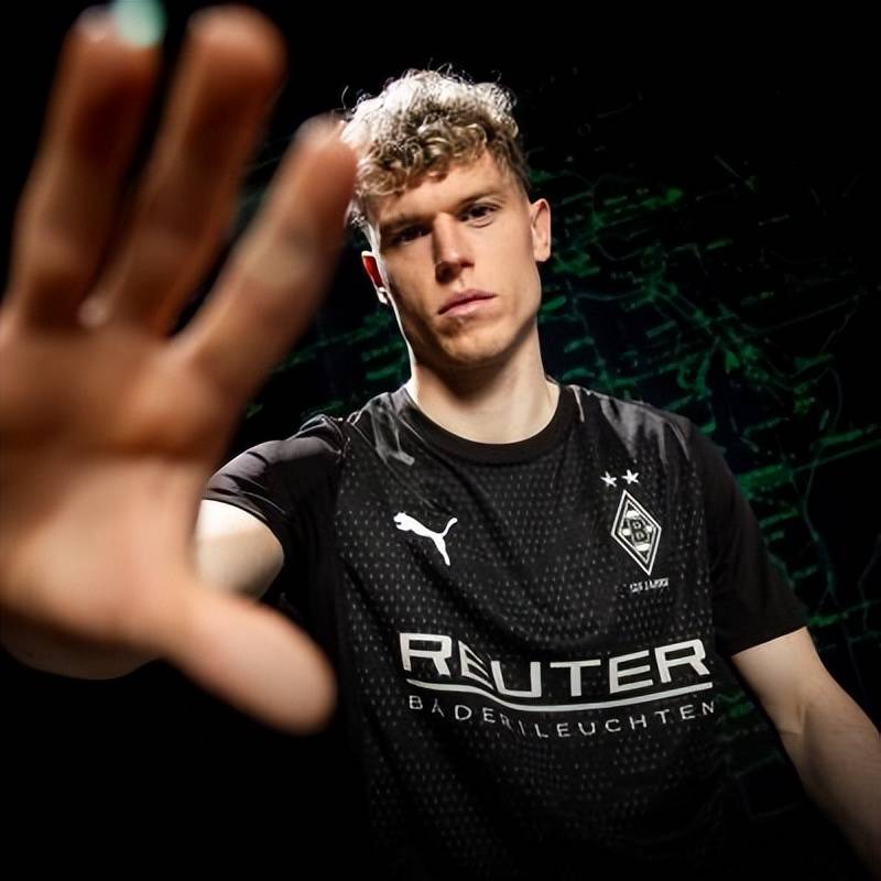 门兴格拉德巴赫发布25/26赛季第三球衣，纪念其成立125 周年