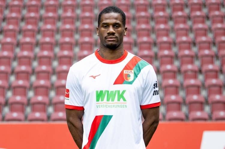 队报：卢卡库将伤缺至少三个月，那不勒斯考察奥格斯堡前锋埃森德