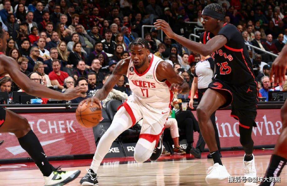 场均12+6+1！火箭队确立2阵核心？2大优势在手，可挑战小史密斯首发