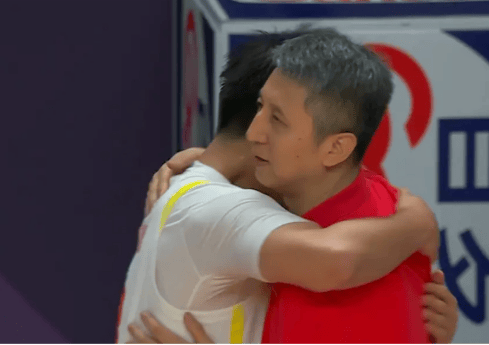 郭士强成最大功臣，高诗岩被盛赞，CBA第一中锋是李炎哲？