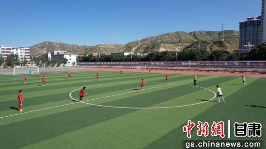 甘肃青少年校园足球特色学校中东部片区联赛在会宁开赛