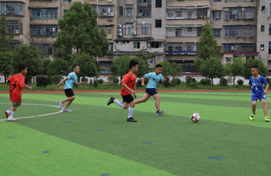 “足”梦绿茵，湖南新邵校园足球“湘”当精彩