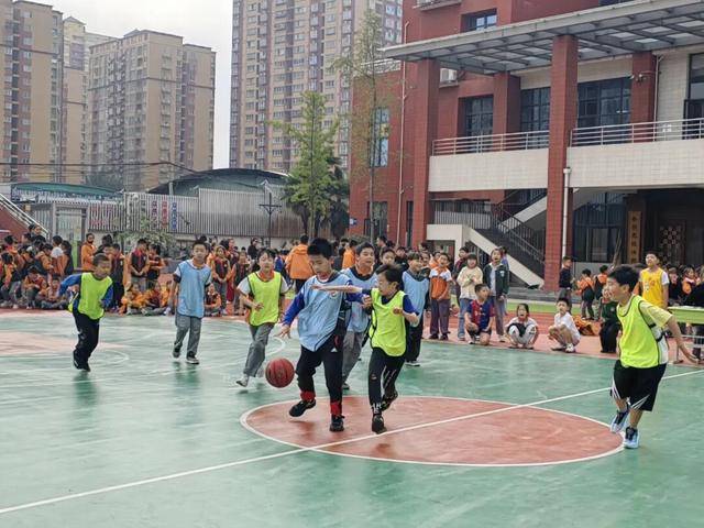 未央区开元小学四年级校园篮球赛开赛啦
