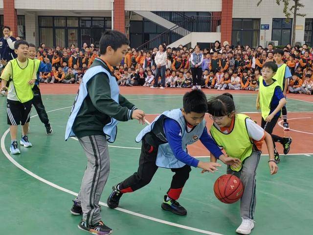 未央区开元小学四年级校园篮球赛开赛啦