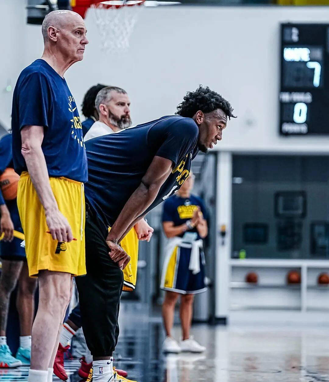 怀斯曼率领步行者获胜，展望未来在印第安纳的重生